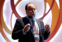 ¿Salvar la economía o salvar a la gente?